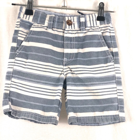 ⭐️5/$30- Carter’s 100% cotton shorts 🩳